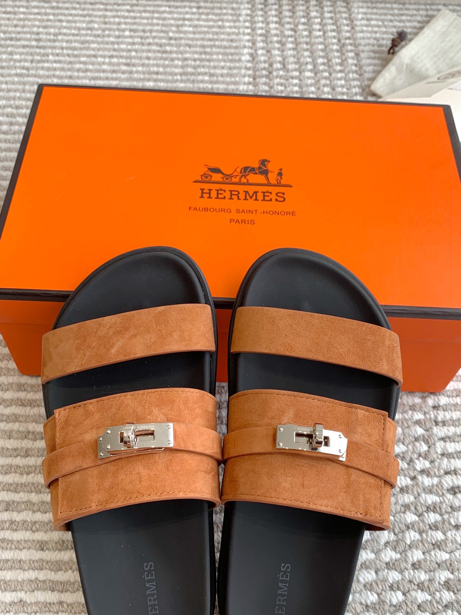 HM 26S KELLY BUCKLE DOUBLE STRAP SANDALS IN BROWN SUEDE SILVER HARDWARE