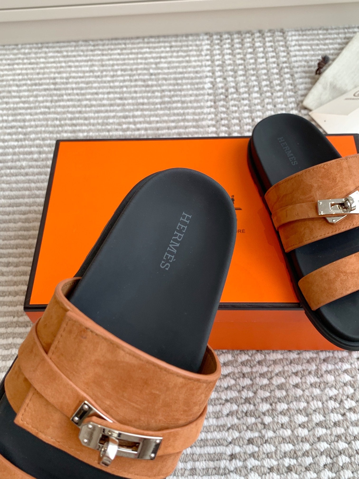 HM 26S KELLY BUCKLE DOUBLE STRAP SANDALS IN BROWN SUEDE SILVER HARDWARE