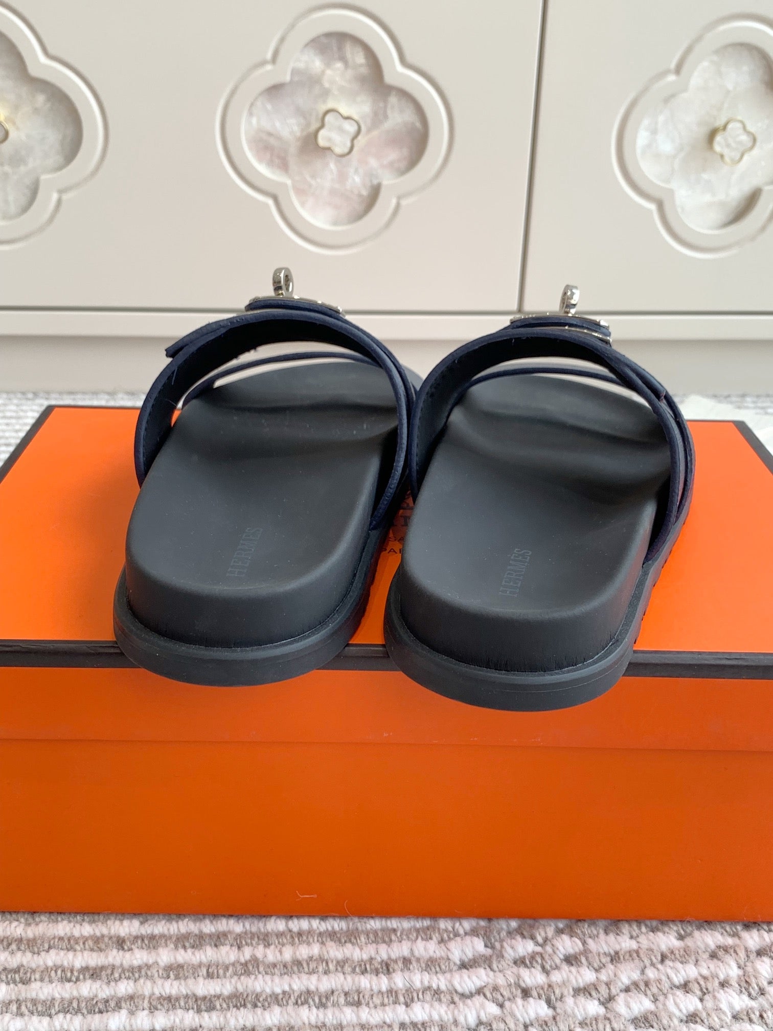HM 26S KELLY BUCKLE DOUBLE STRAP SANDALS IN NAVY BLUE CALFSKIN SILVER HARDWARE
