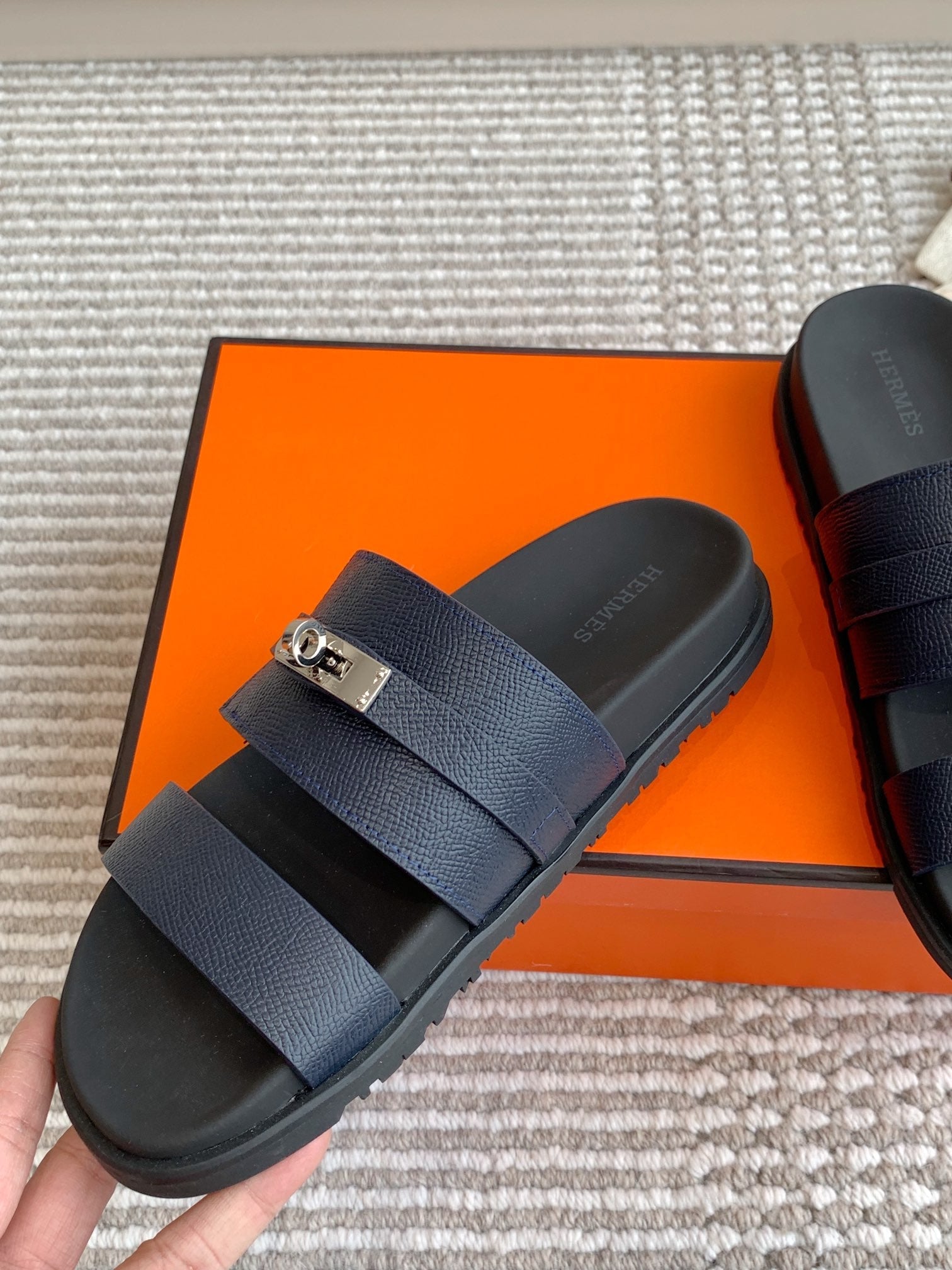 HM 26S KELLY BUCKLE DOUBLE STRAP SANDALS IN NAVY BLUE CALFSKIN SILVER HARDWARE