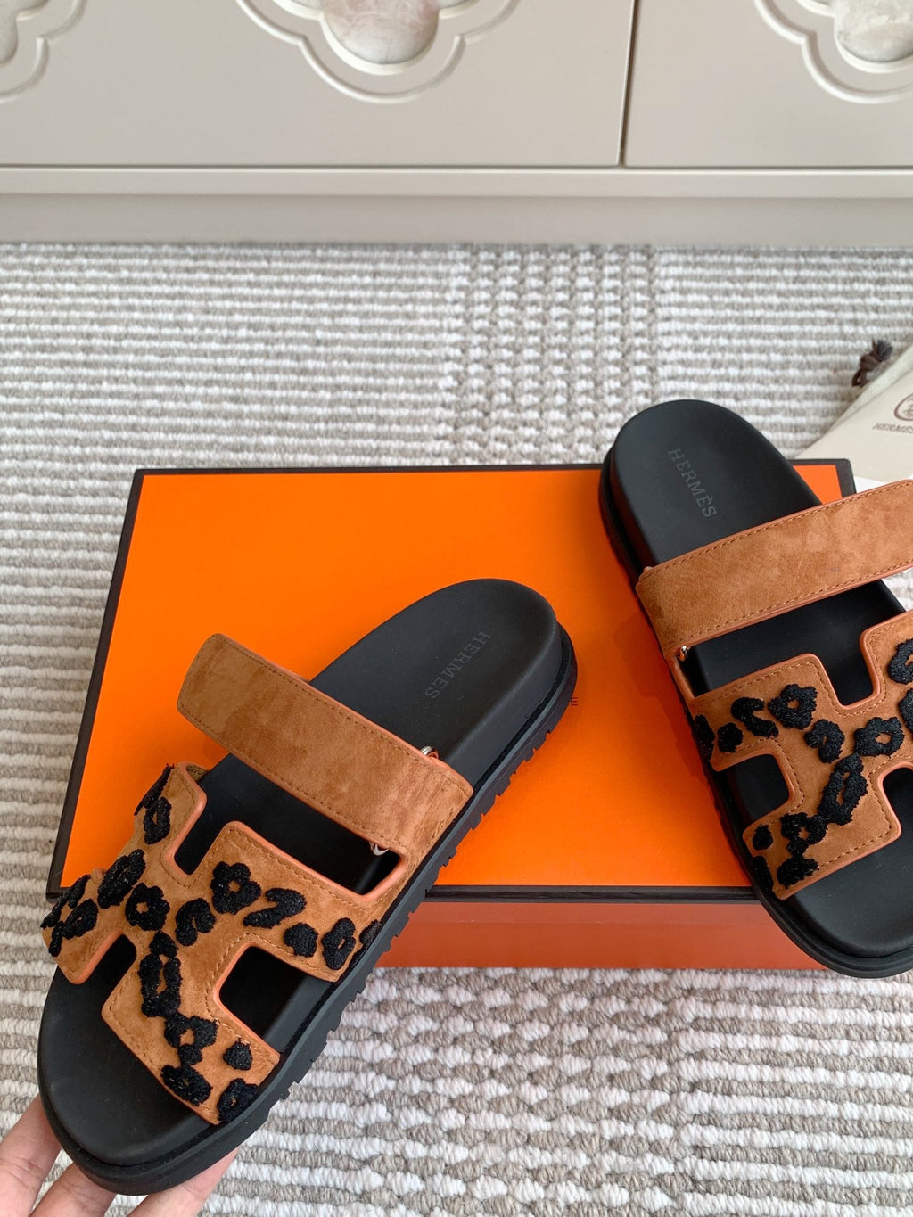 HM 26S CHYPRE SANDALS IN CARAMEL BROWN SUEDE WITH EMBROIDERED PATTERN STRAP