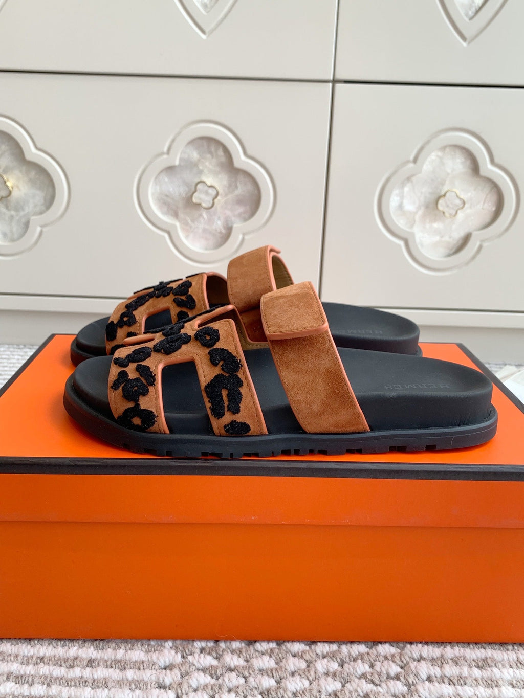 HM 26S CHYPRE SANDALS IN CARAMEL BROWN SUEDE WITH EMBROIDERED PATTERN STRAP