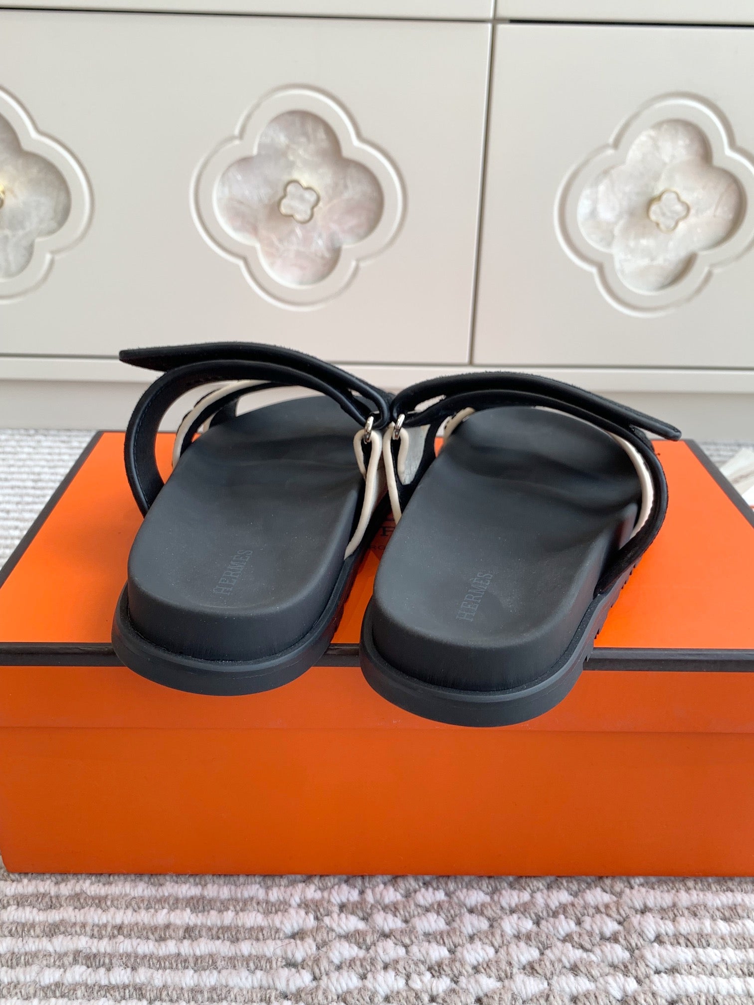HM 26S CHYPRE SANDALS IN WHITE MIX BLACK SUEDE WITH EMBROIDERED PATTERN STRAP