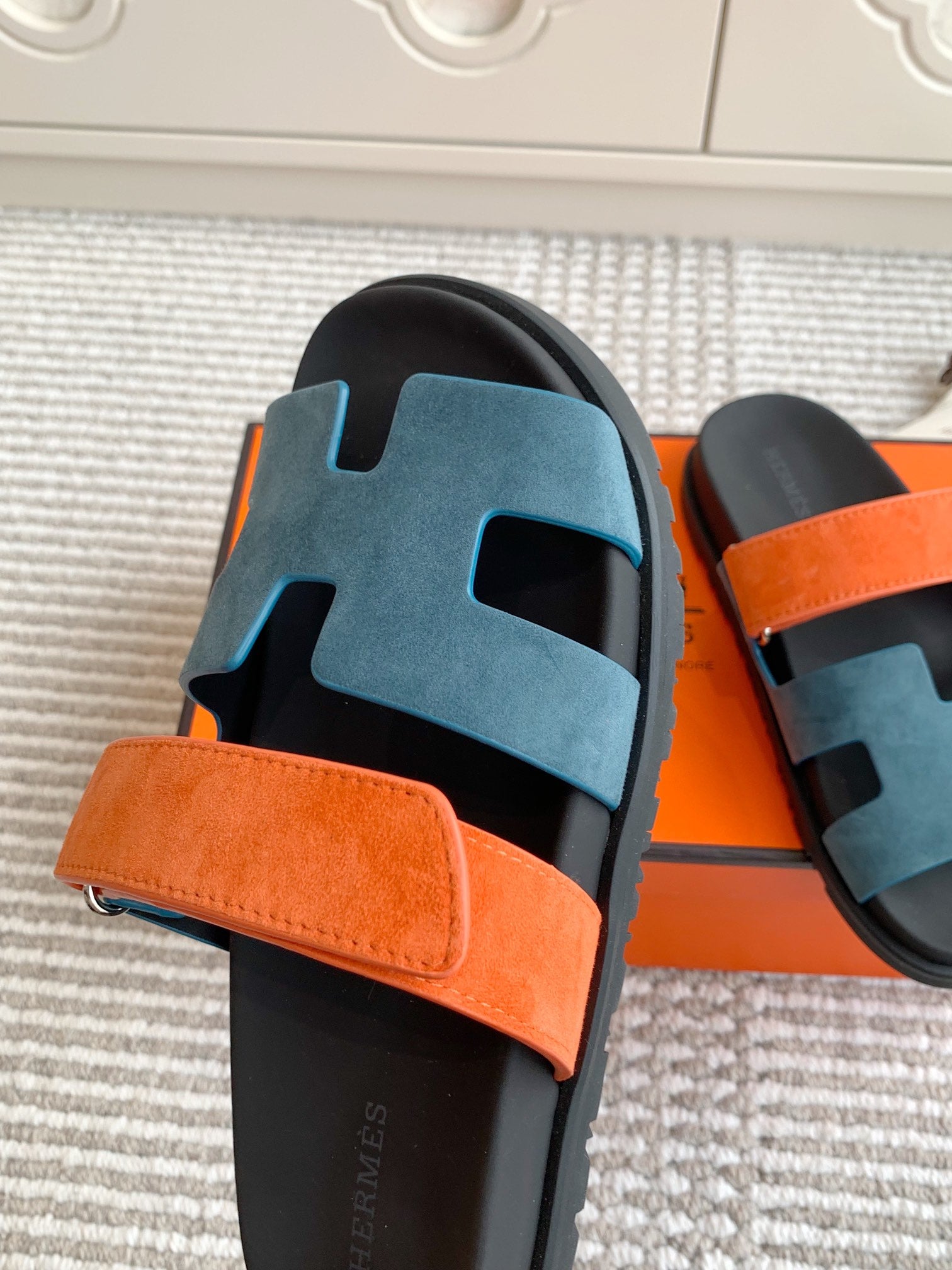HM 26S CHYPRE SANDAL IN SLATE BLUE AND ORANGE SUEDE