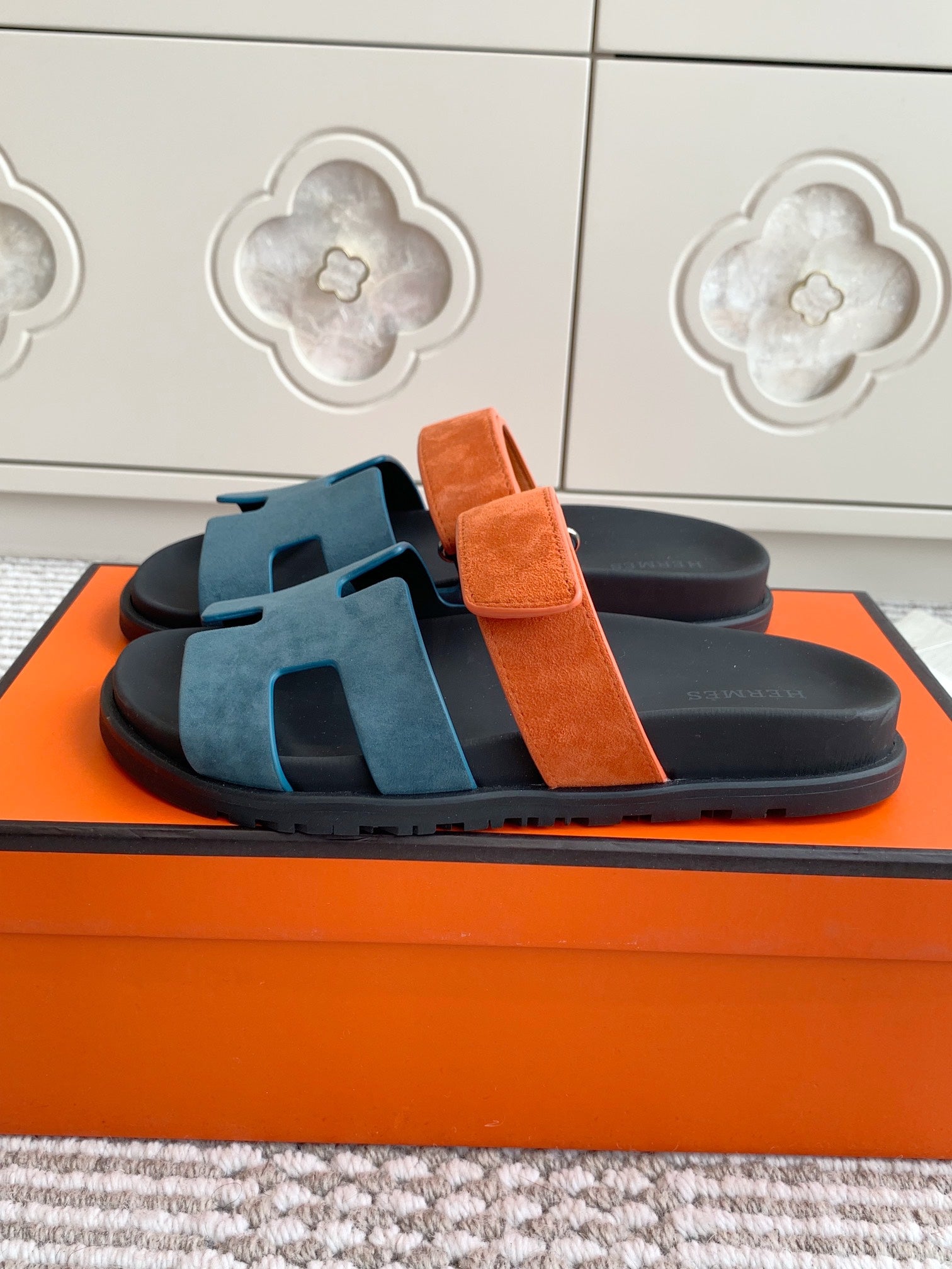 HM 26S CHYPRE SANDAL IN SLATE BLUE AND ORANGE SUEDE
