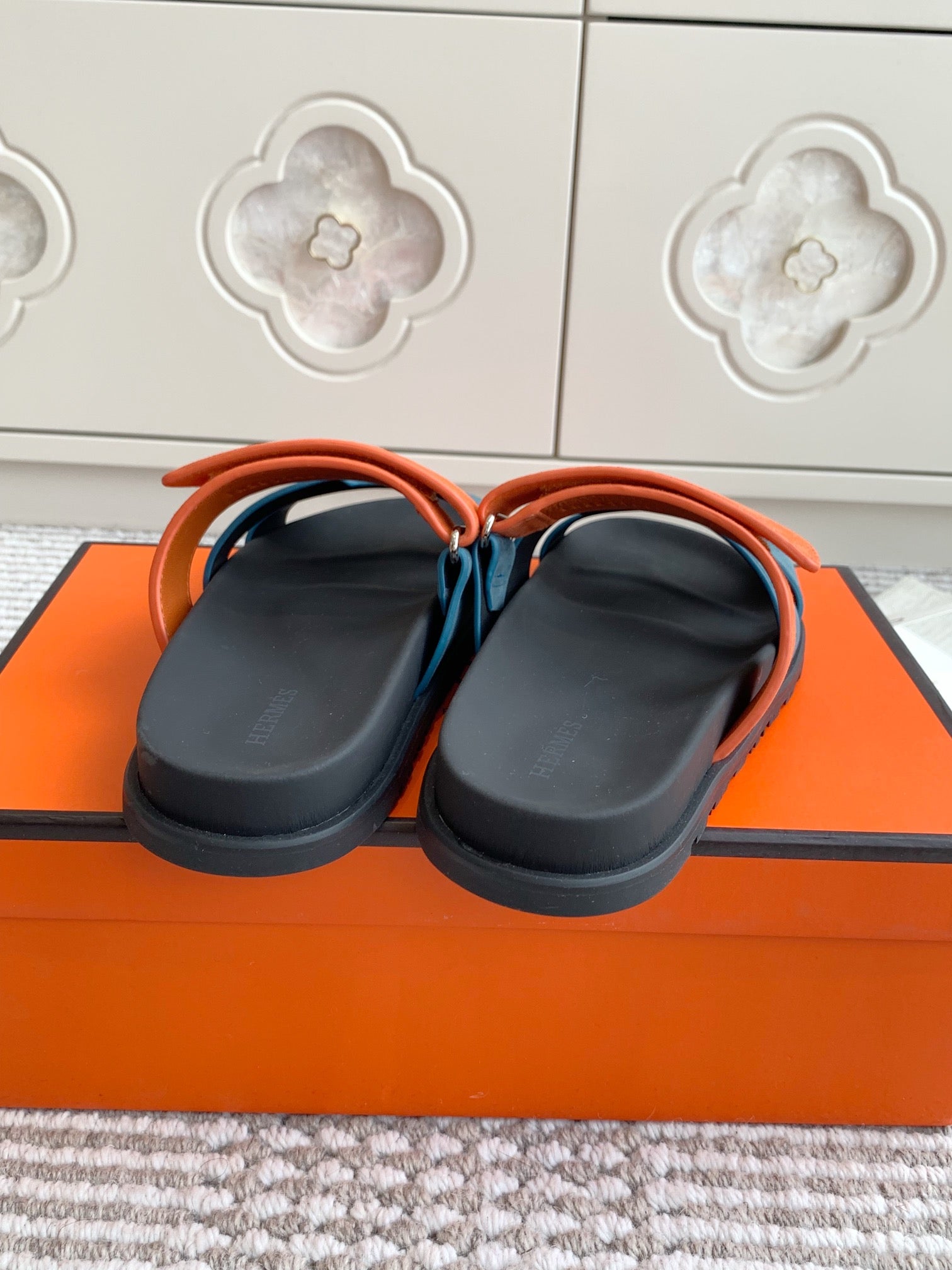 HM 26S CHYPRE SANDAL IN SLATE BLUE AND ORANGE SUEDE