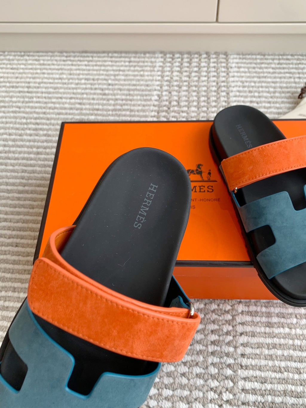 HM 26S CHYPRE SANDAL IN SLATE BLUE AND ORANGE SUEDE