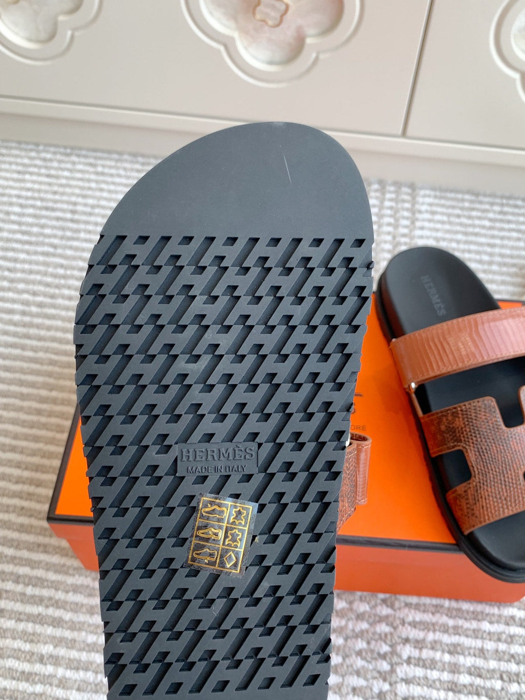 HM 26S CHYPRE SANDALS IN BROWN LIZARD EMBOSSED CALFSKIN