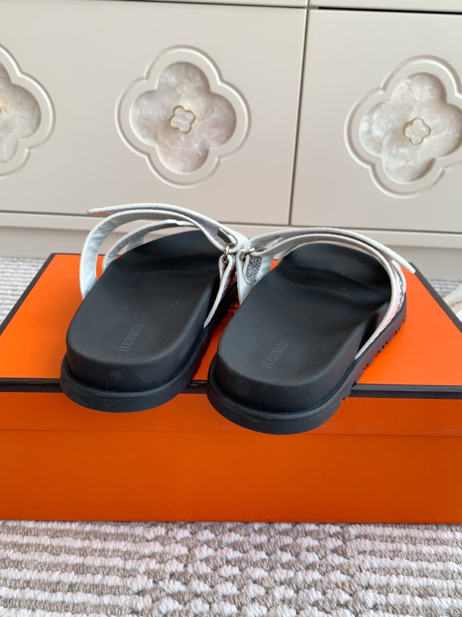 HM 26S CHYPRE SANDALS IN WHITE CALFSKIN WITH SNAKESKIN PRINT STRAP