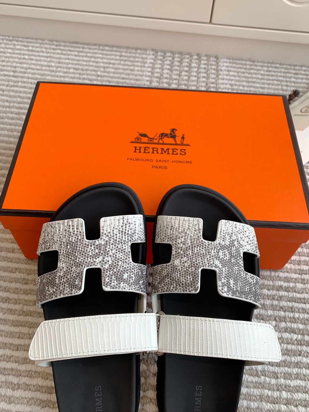 HM 26S CHYPRE SANDALS IN WHITE CALFSKIN WITH SNAKESKIN PRINT STRAP