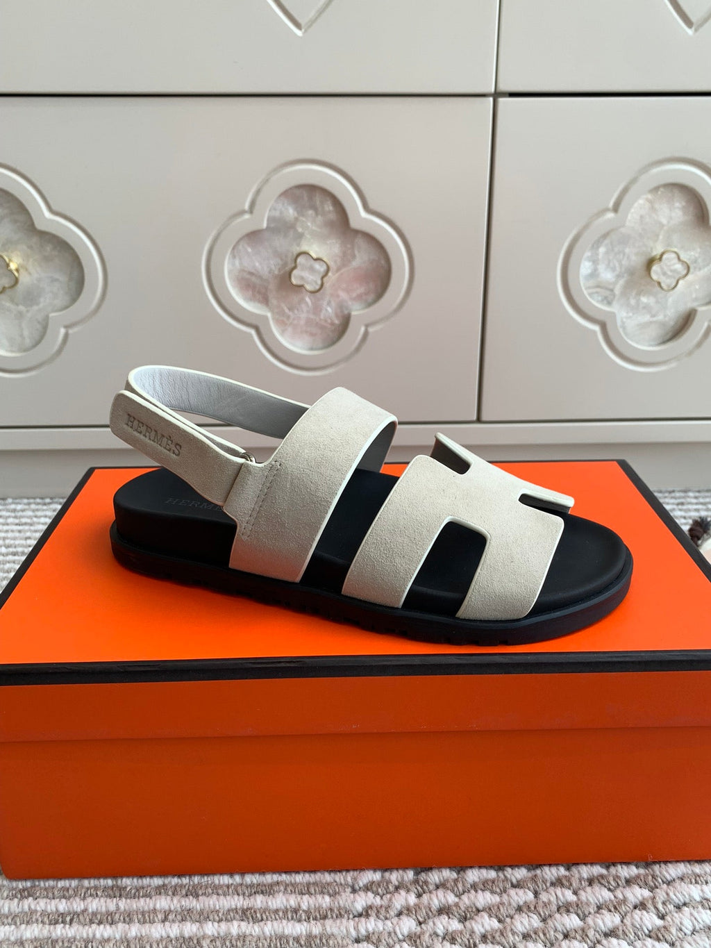 HM 26S CHYPRE SANDAL WITH BACK STRAP IN CREAM WHITE SUEDE