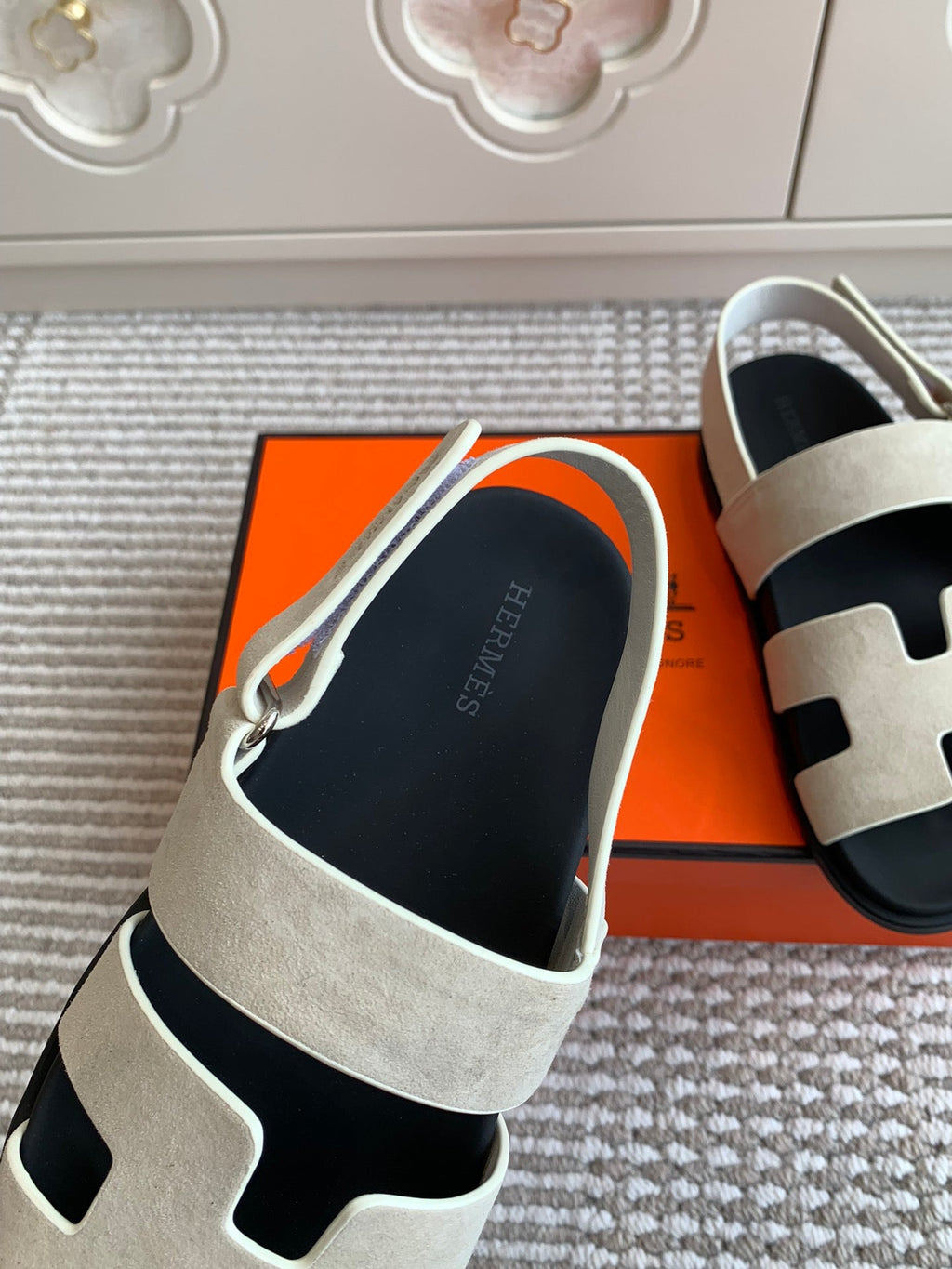 HM 26S CHYPRE SANDAL WITH BACK STRAP IN CREAM WHITE SUEDE