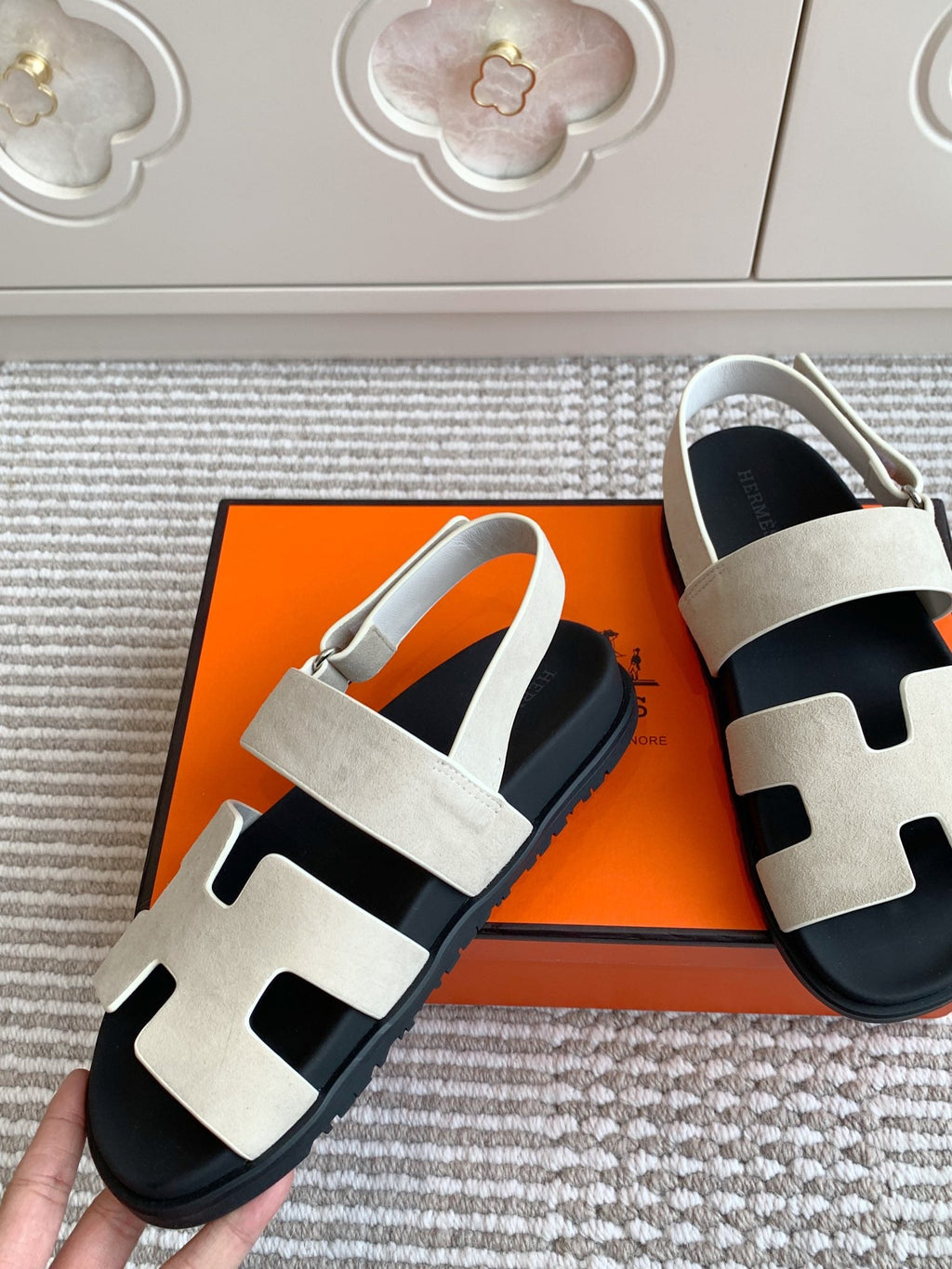 HM 26S CHYPRE SANDAL WITH BACK STRAP IN CREAM WHITE SUEDE