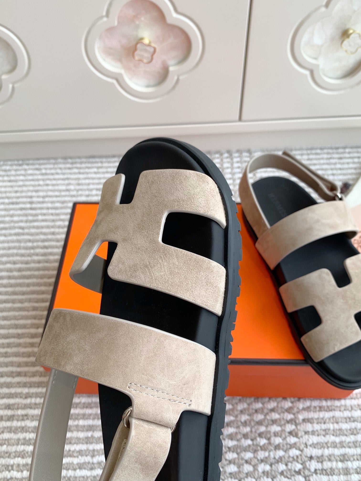 HM 26S CHYPRE SANDAL WITH BACK STRAP IN TAUPE BEIGE SUEDE