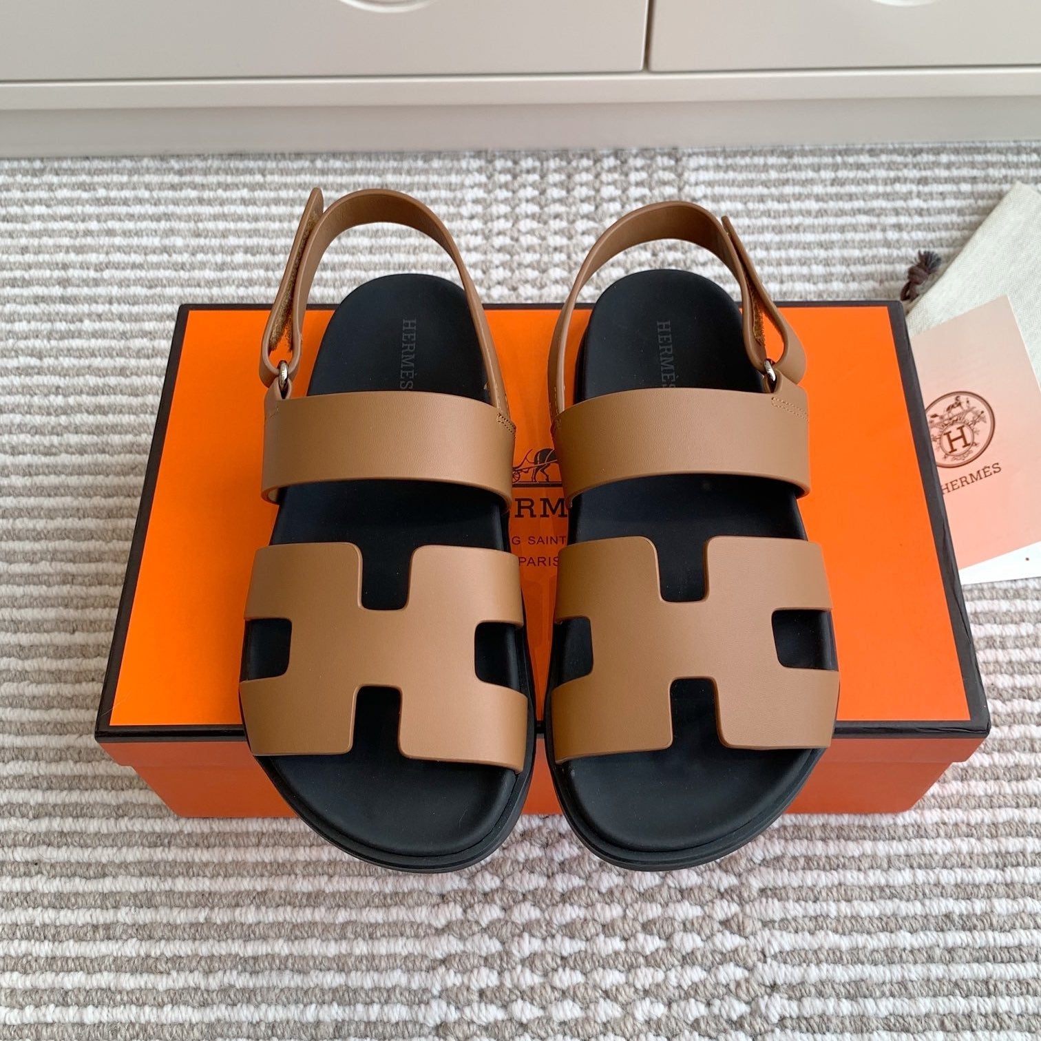 HM 26S CHYPRE SANDAL WITH BACK STRAP IN BROWN CALFSKIN