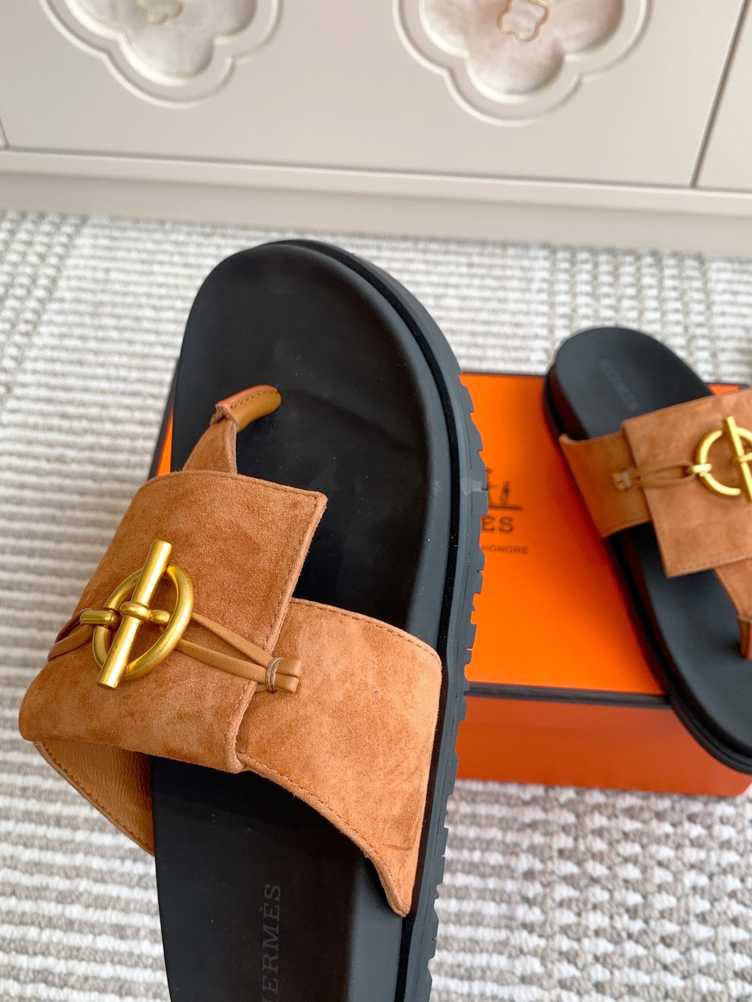 HM 26S JOYCE SANDAL IN CARAMEL BROWN SUEDE