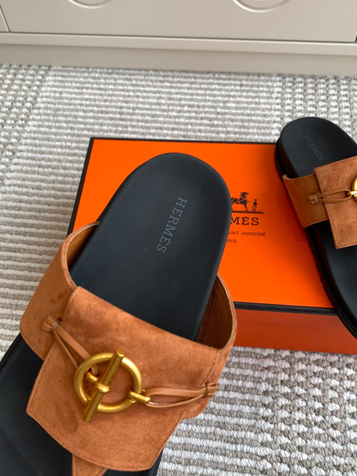 HM 26S JOYCE SANDAL IN CARAMEL BROWN SUEDE