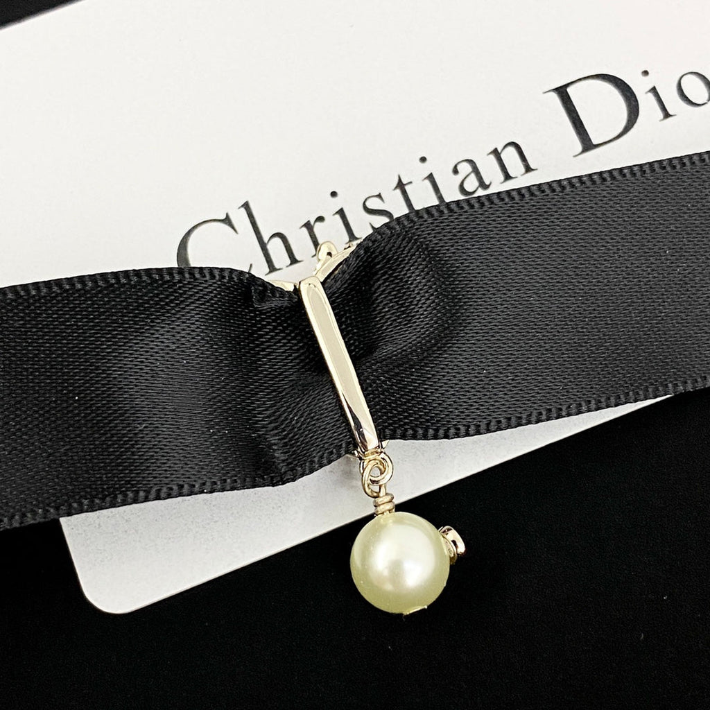 CD 26S HEART CRYSTAL PEARL DROP RIBBON CHOKER NECKLACE IN GOLD METAL
