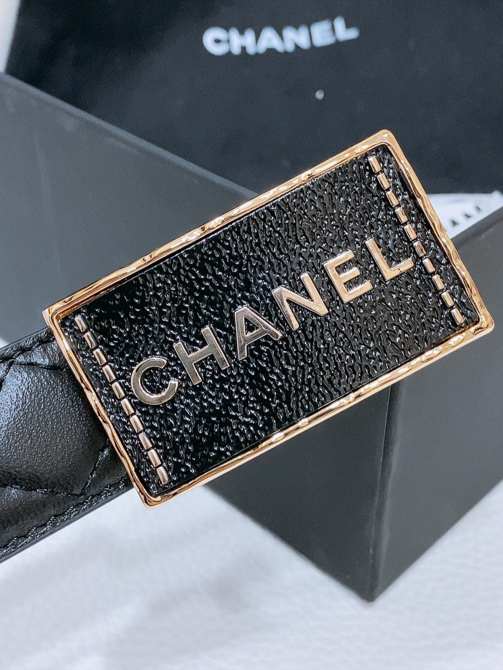 BELT 30MM IN BLACK QUILTED CALFSKIN INTERWOVEN GOLD RECTANGULAR BUCKLE