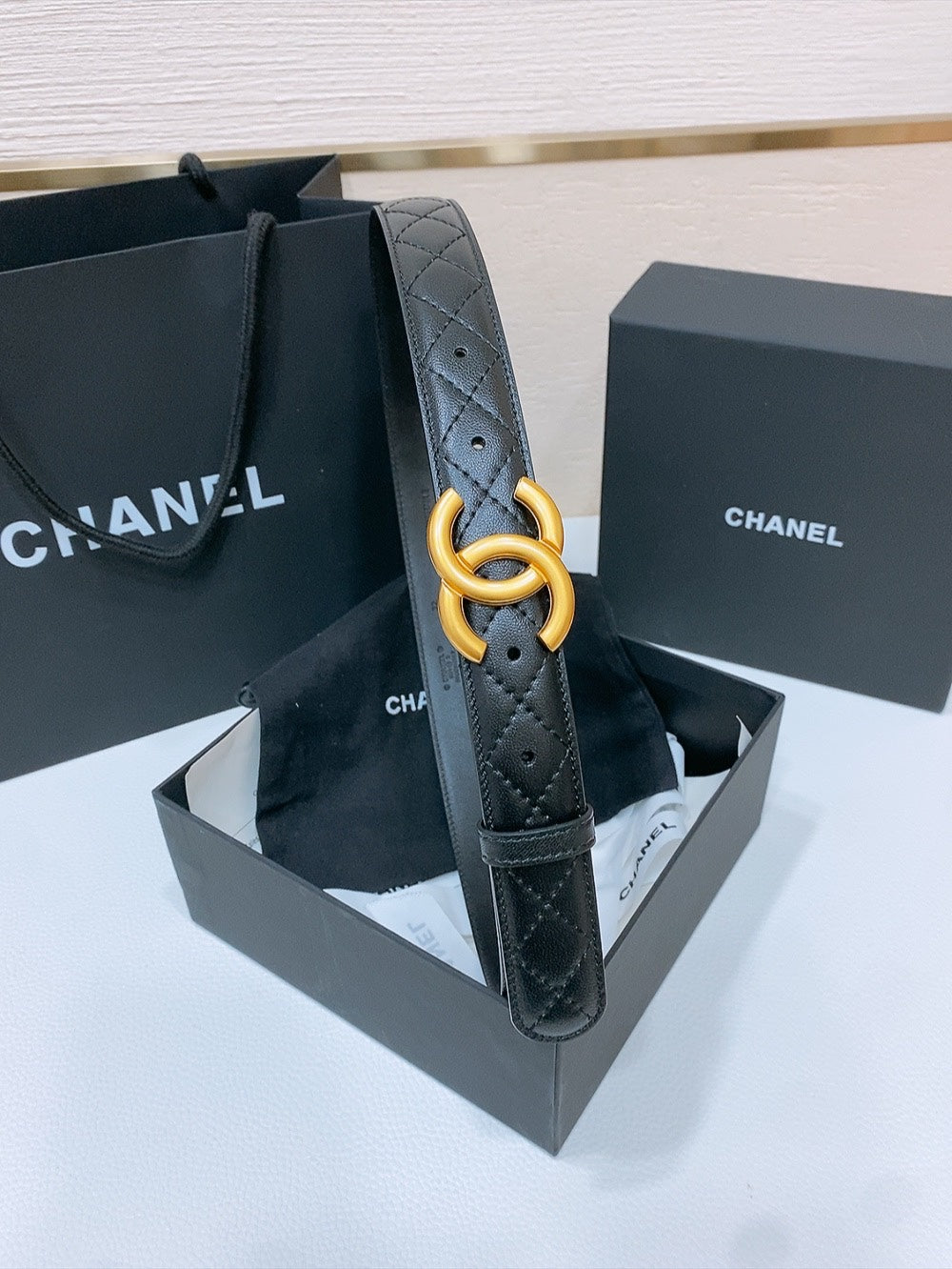 DOUBLE C 30MM IN BLACK QUILTED CALFSKIN INTERWOVEN WITH GOLD RESIN BUCKLE