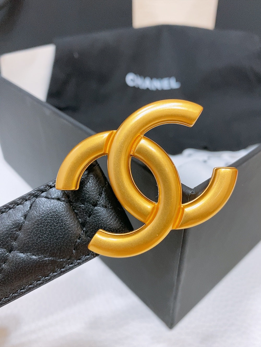 DOUBLE C 30MM IN BLACK QUILTED CALFSKIN INTERWOVEN WITH GOLD RESIN BUCKLE