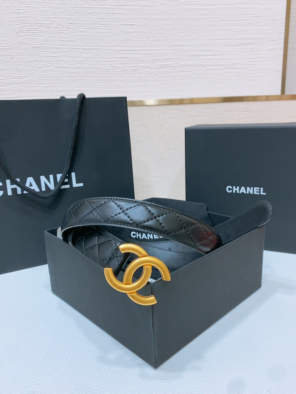 DOUBLE C 30MM IN BLACK QUILTED CALFSKIN INTERWOVEN WITH GOLD RESIN BUCKLE