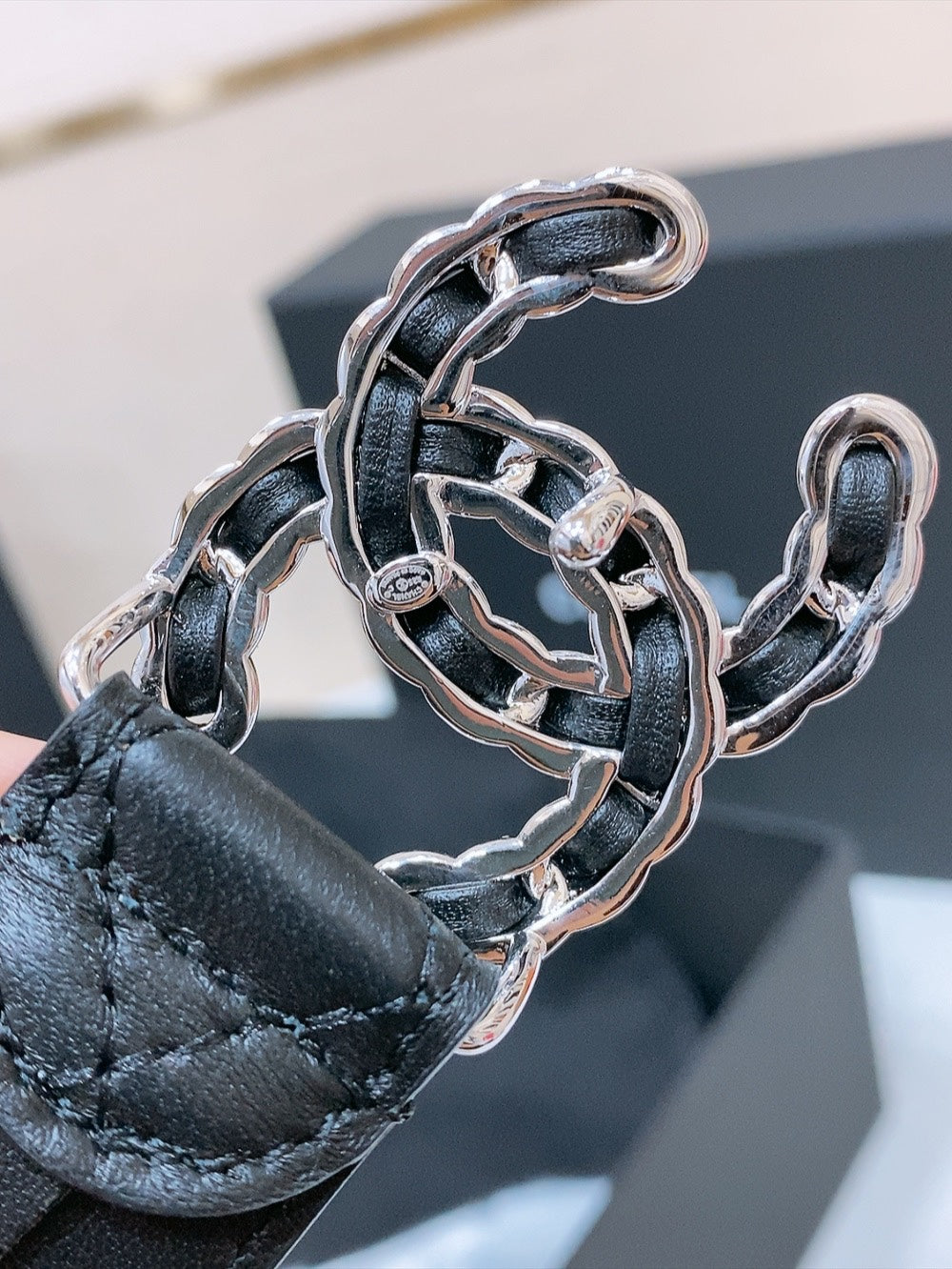 DOUBLE C 30MM IN BLACK QUILTED CALFSKIN INTERWOVEN SILVER CHAIN BUCKLE