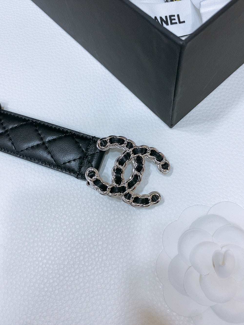 DOUBLE C 30MM IN BLACK QUILTED CALFSKIN INTERWOVEN SILVER CHAIN BUCKLE