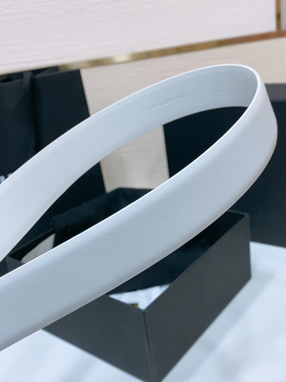 DOUBLE C BELT 30MM IN WHITE CALFSKIN INTERWOVEN CHAIN BUCKLE