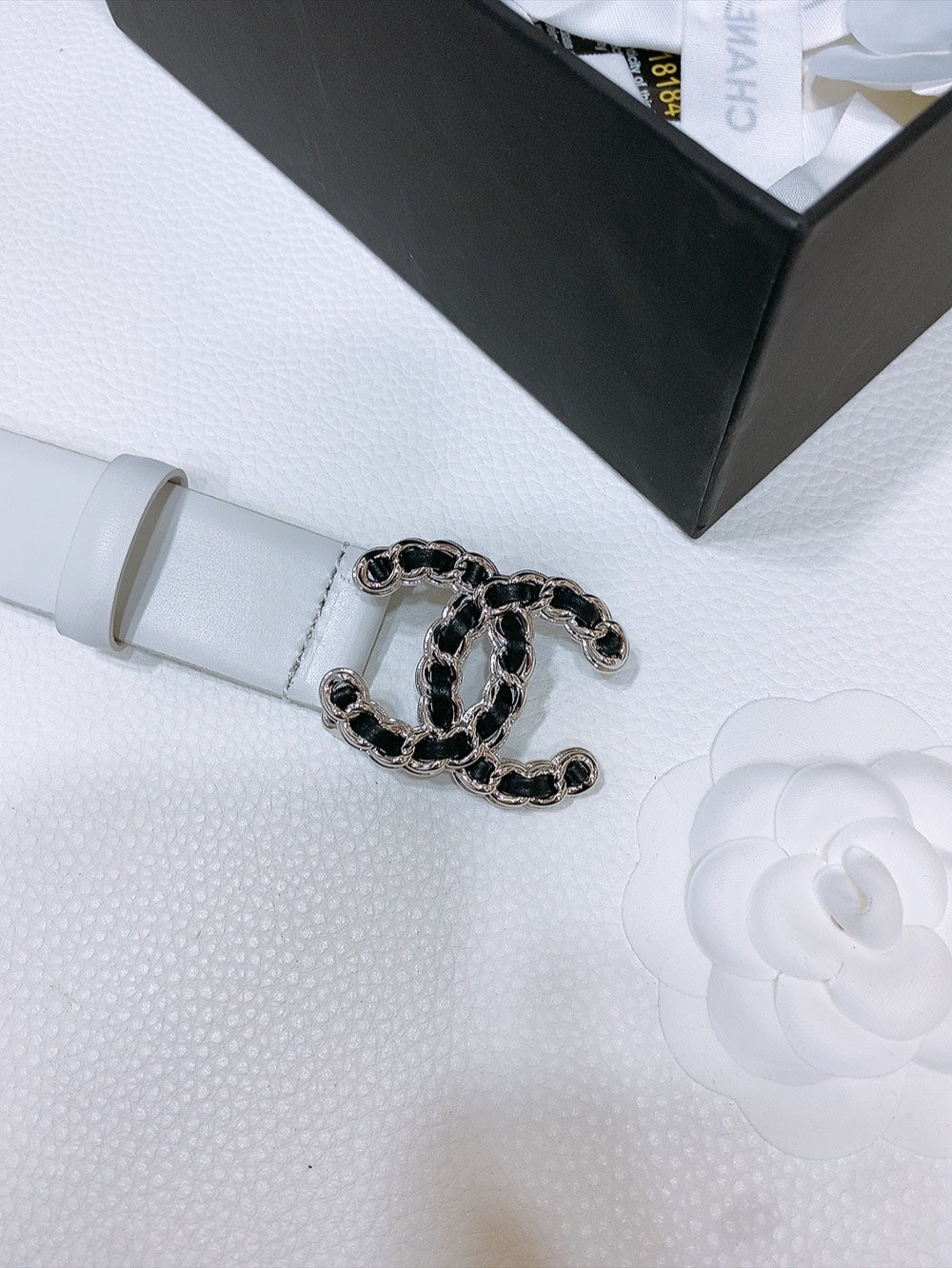 DOUBLE C BELT 30MM IN WHITE CALFSKIN INTERWOVEN CHAIN BUCKLE