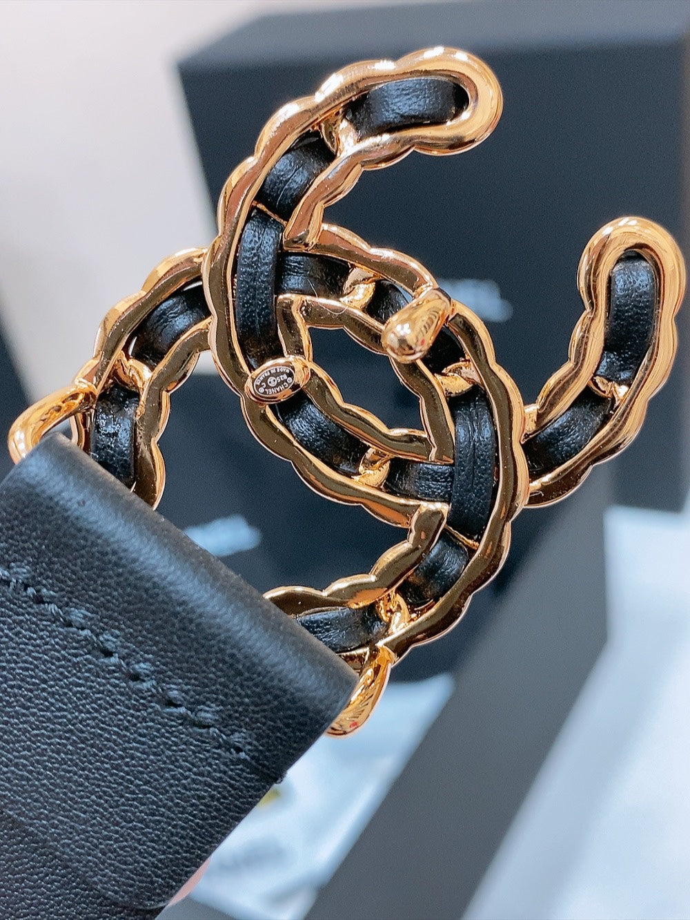 DOUBLE C BELT 30MM IN BLACK CALFSKIN INTERWOVEN GOLD CHAIN BUCKLE