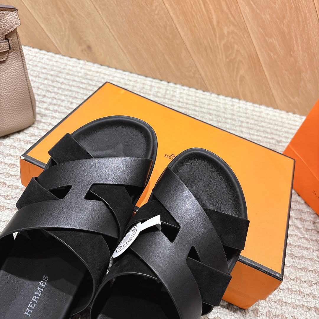 HM 26S CROSS-STRAP SLIDE SANDALS IN BLACK CALFSKIN AND SUEDE