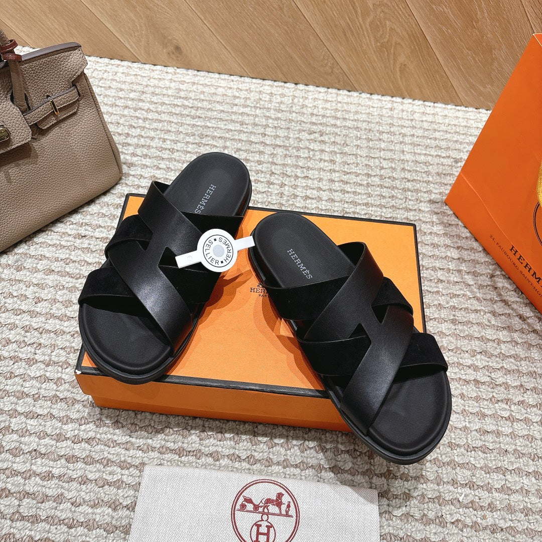 HM 26S CROSS-STRAP SLIDE SANDALS IN BLACK CALFSKIN AND SUEDE