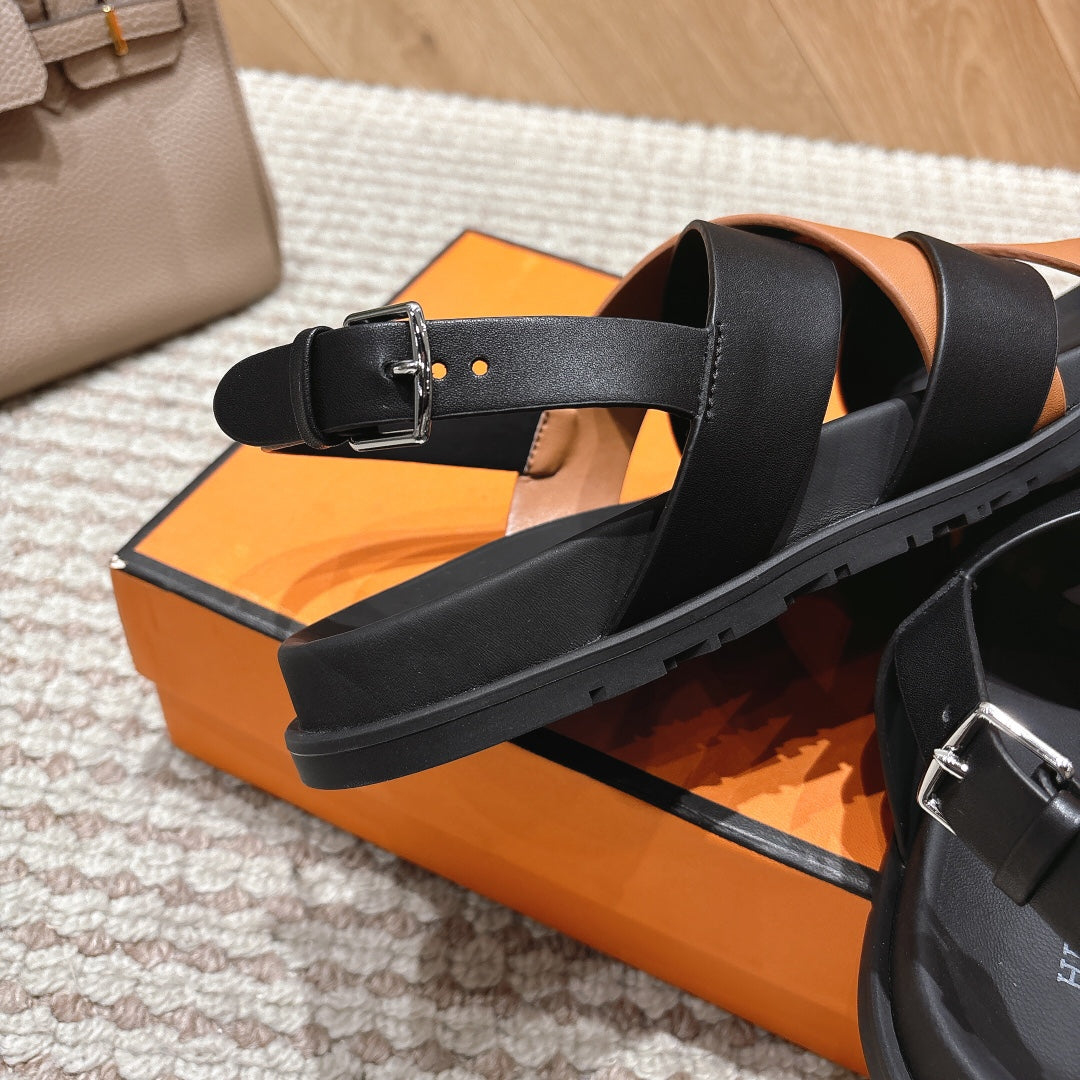 HM 26S CROSS-STRAP SANDALS IN CAMEL BROWN AND BLACK CALFSKIN