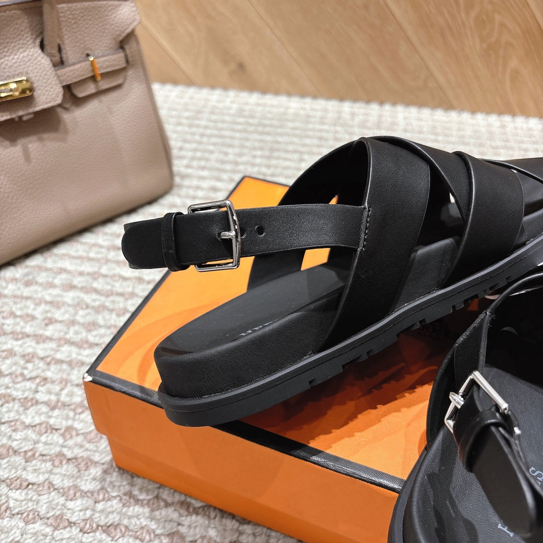 HM 26S CROSS-STRAP SANDALS IN BLACK CALFSKIN