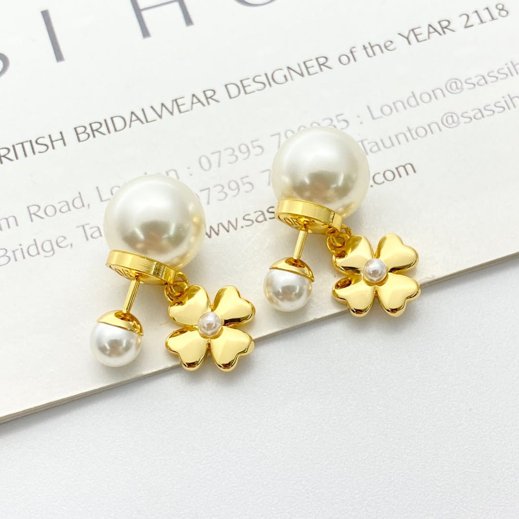 CD 26S PEARL FLOWER DROP STUD EARRINGS IN GOLD TONE METAL 629842
