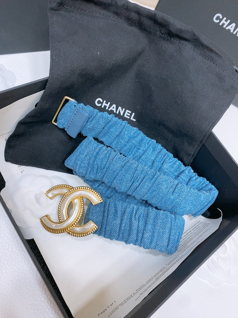 DOUBLE C ELASTIC BELT 30MM IN BLUE DENIM WITH GOLD BUCKLE EMBOSSED PEARL