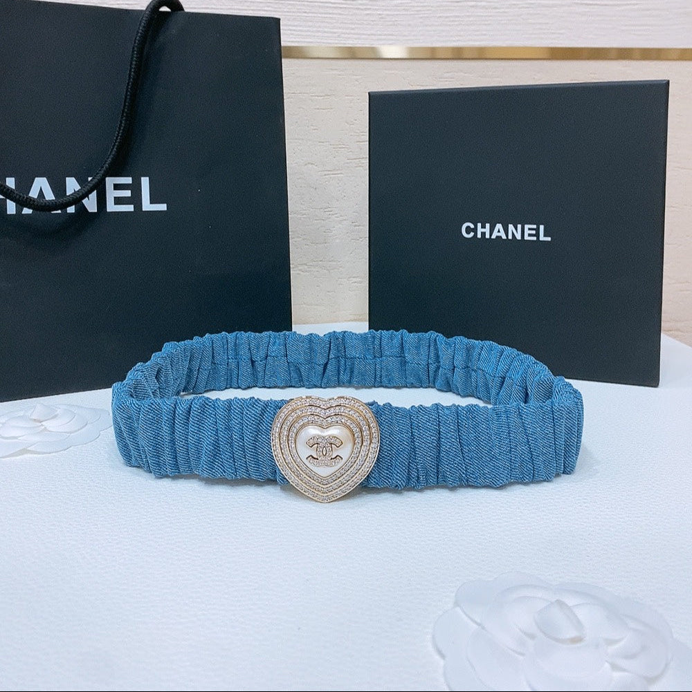 DOUBLE C ELASTIC BELT 30MM IN BLUE DENIM HEART GOLD BUCKLE