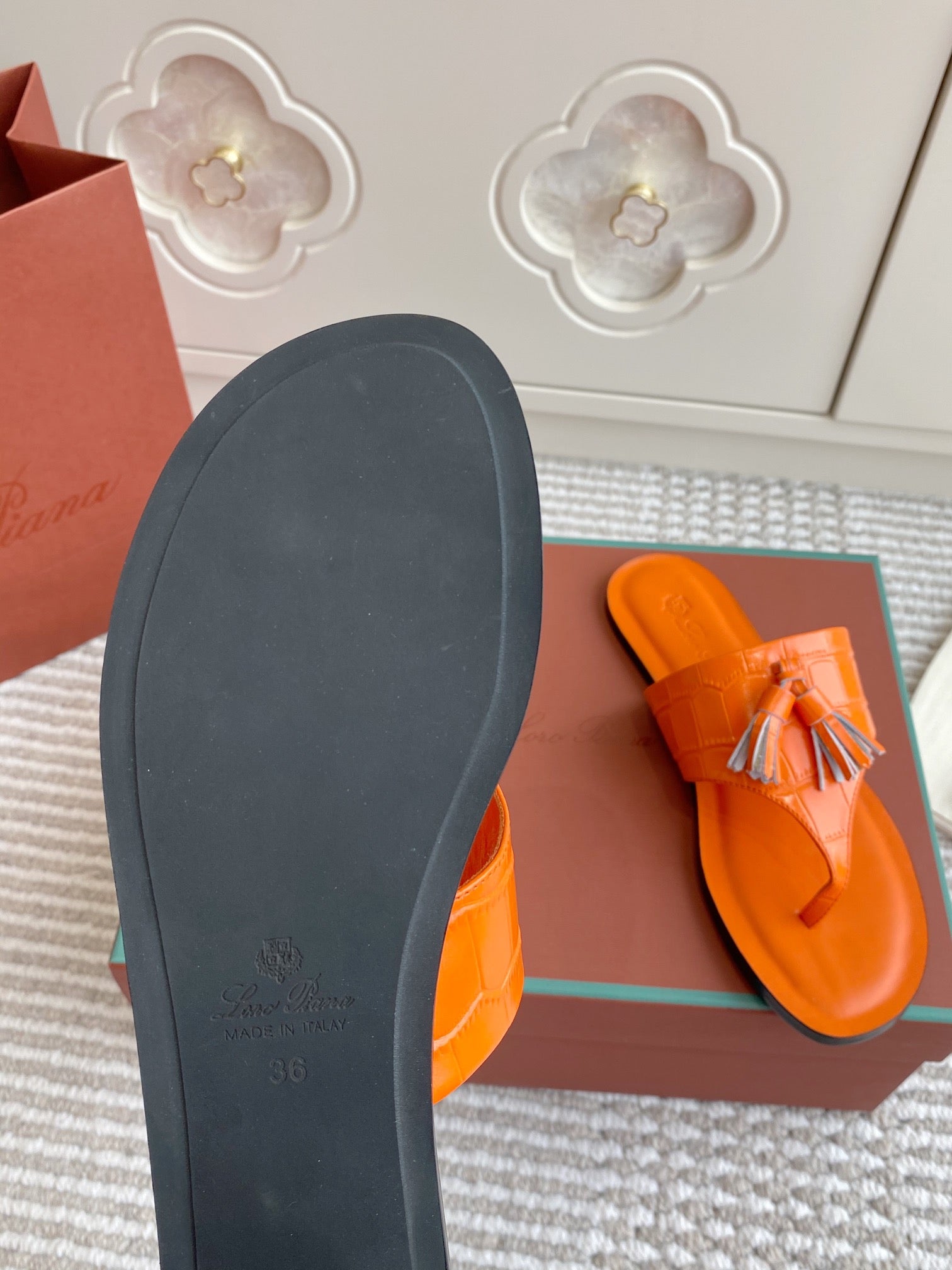 FLIP FLOPS IN ORANGE LAMBSKIN SNAKE EMBOSSING
