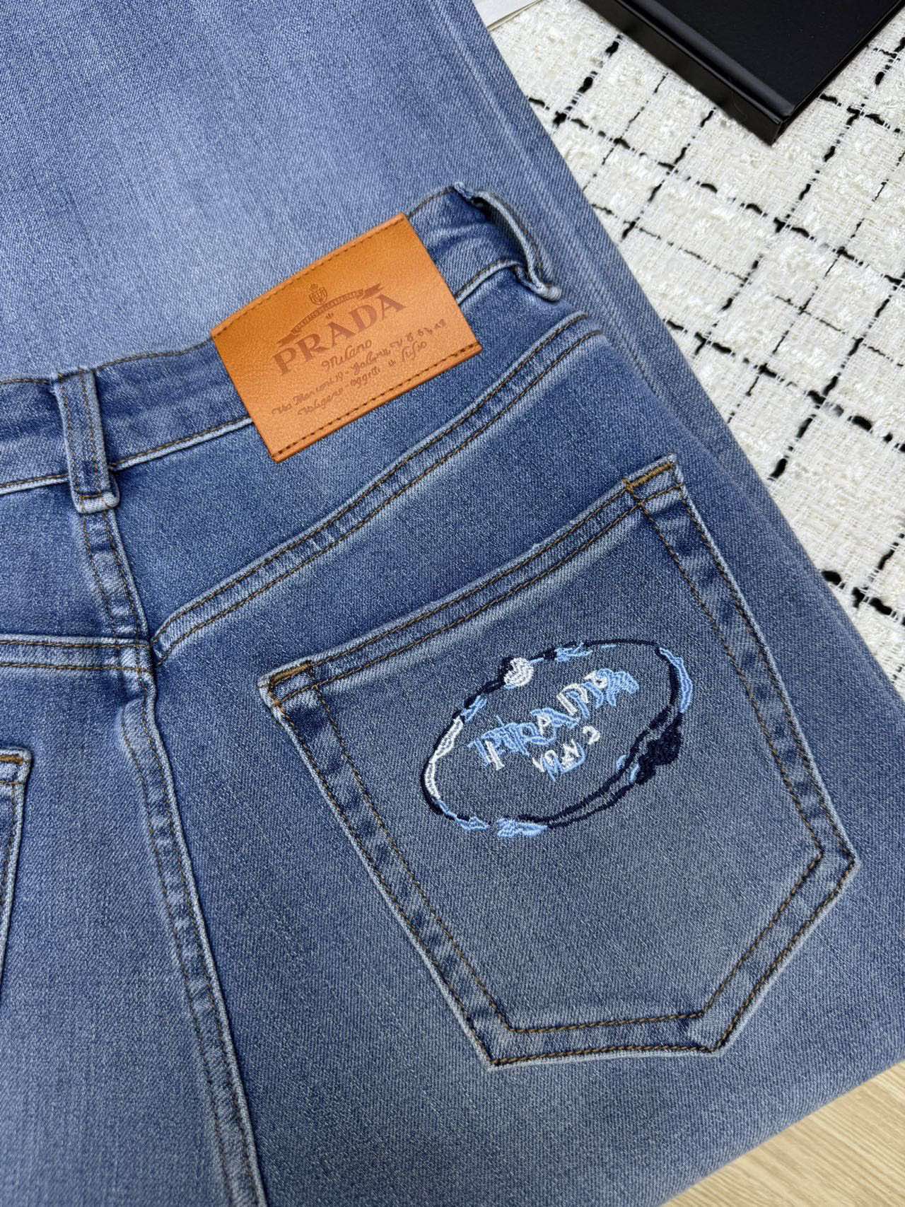 PRADA 26S DENIM JEANS 605
