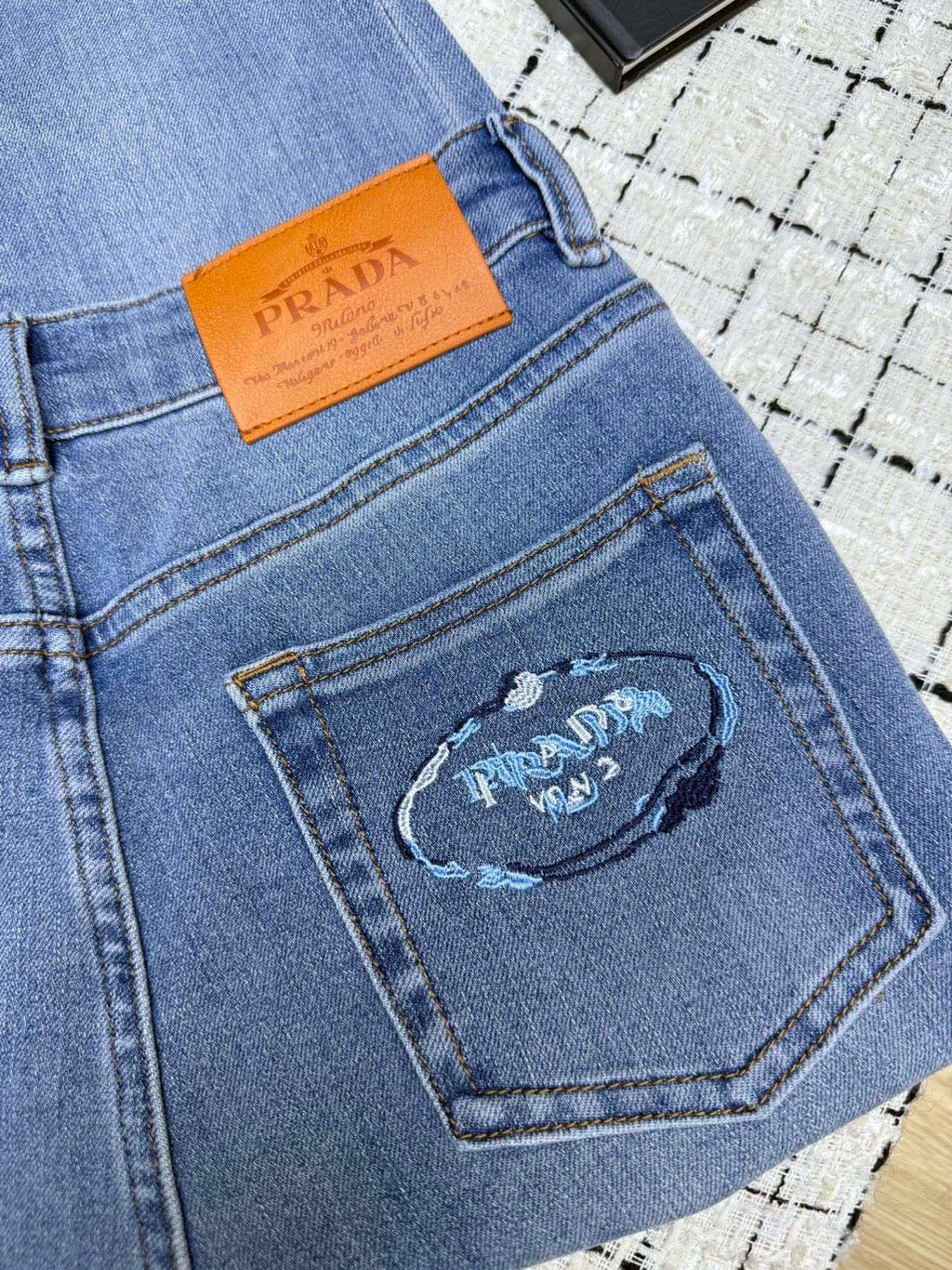 PRADA 26S SKINNY JEANS 603