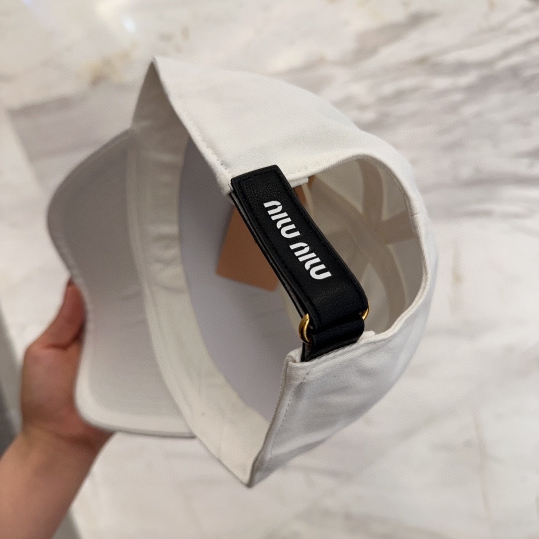 MIUMIU BASEBALL CAP IN WHITE FABRIC EMBROIDERED LOGO STYLE 3