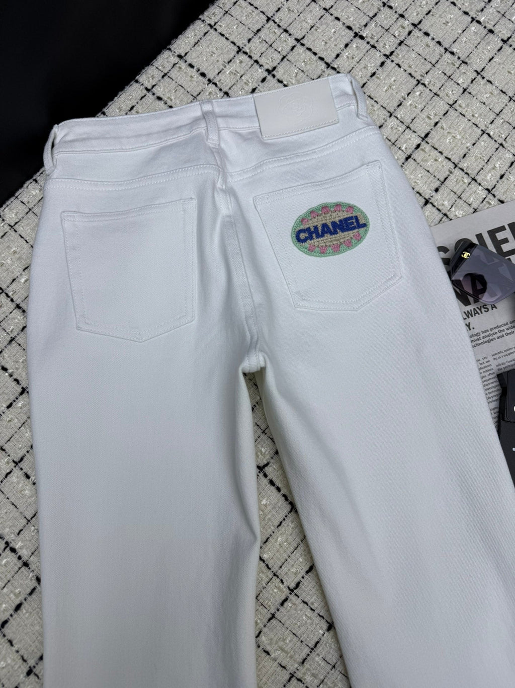 CHANEL 26S FLARED JEANS 761