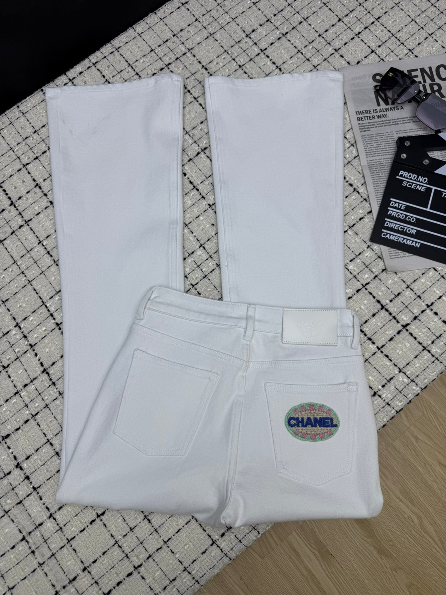 CHANEL 26S FLARED JEANS 761