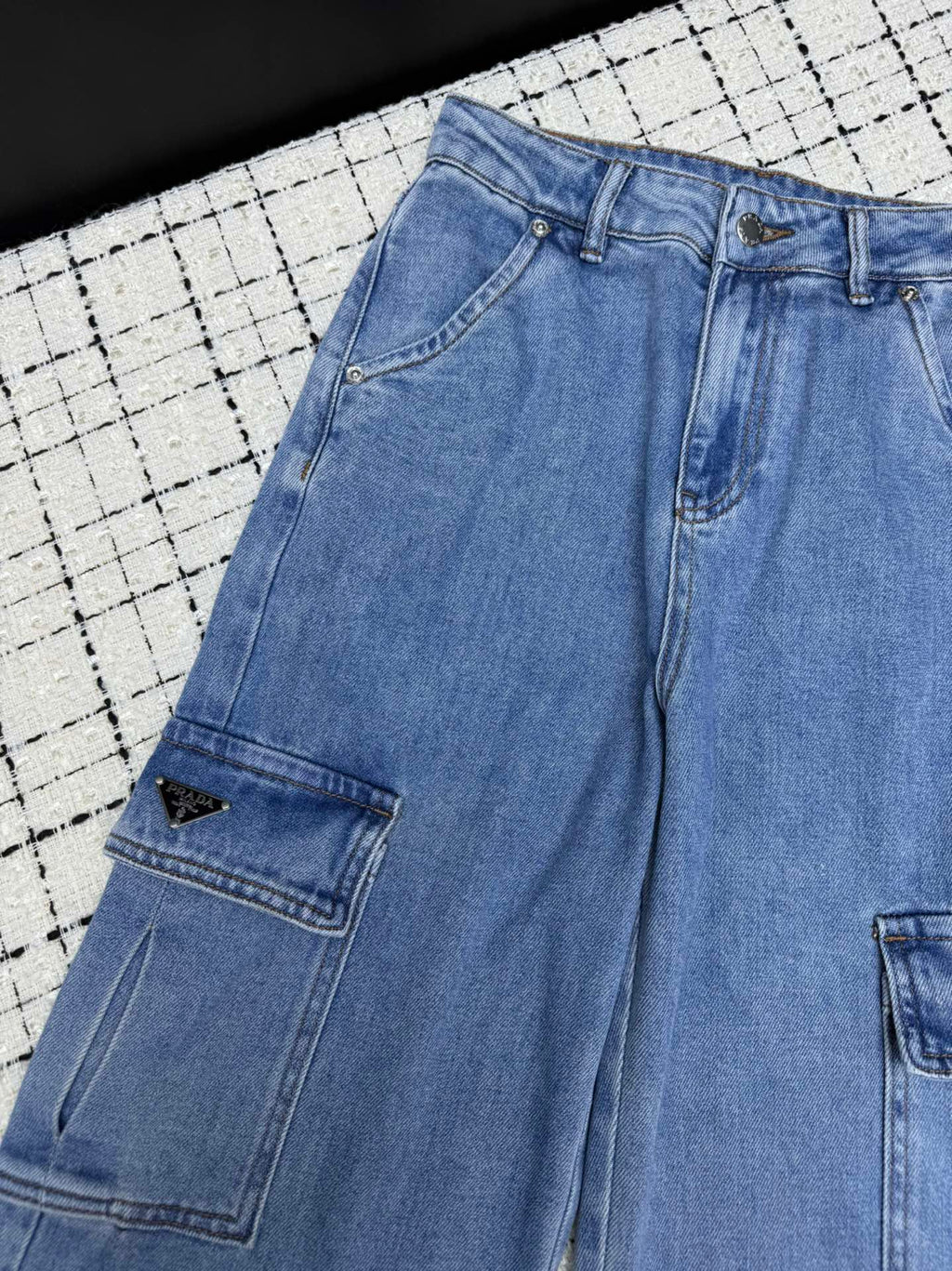 PRADA 26S CARGO JEANS 600