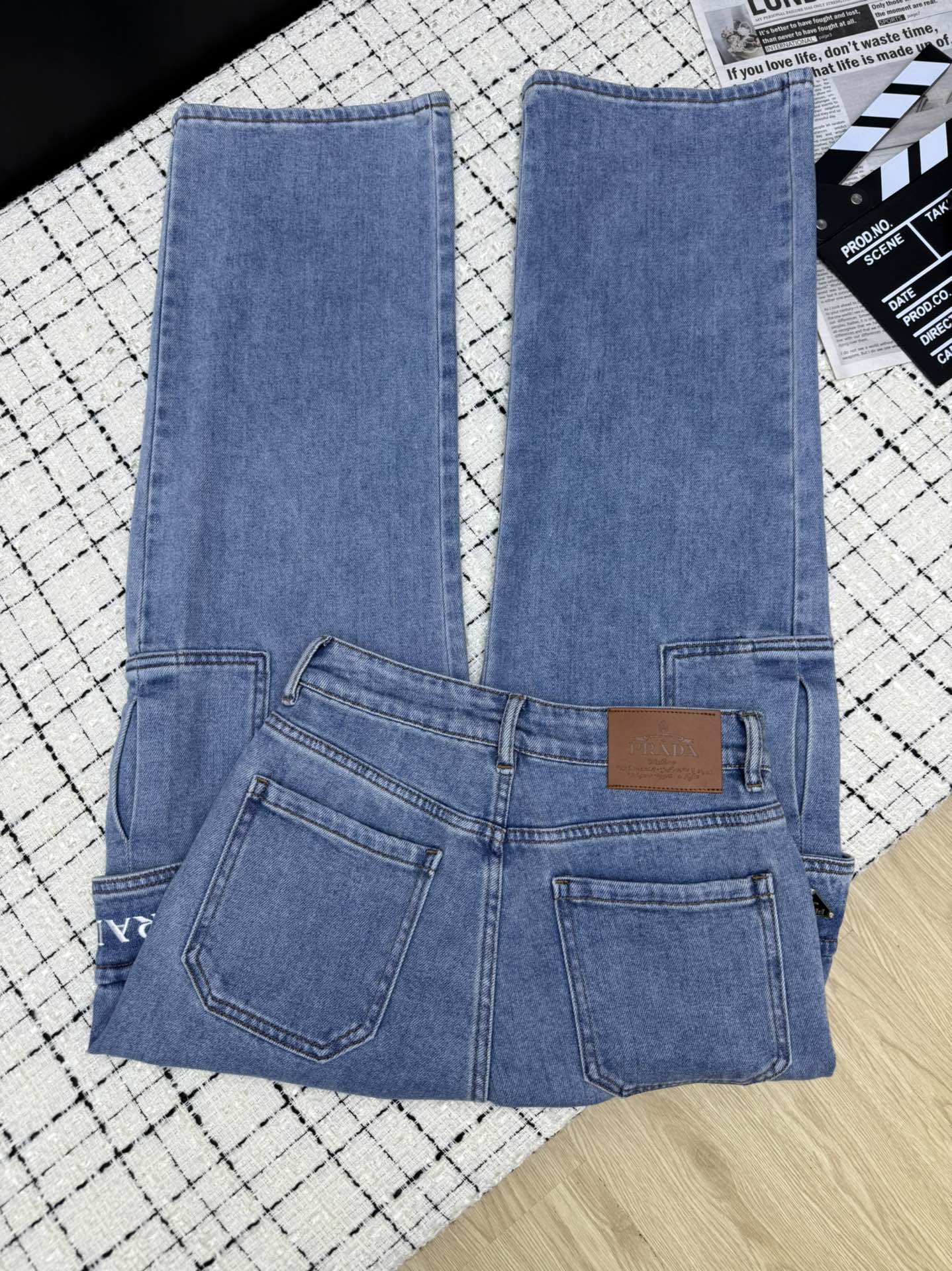 PRADA 26S CARGO JEANS 600