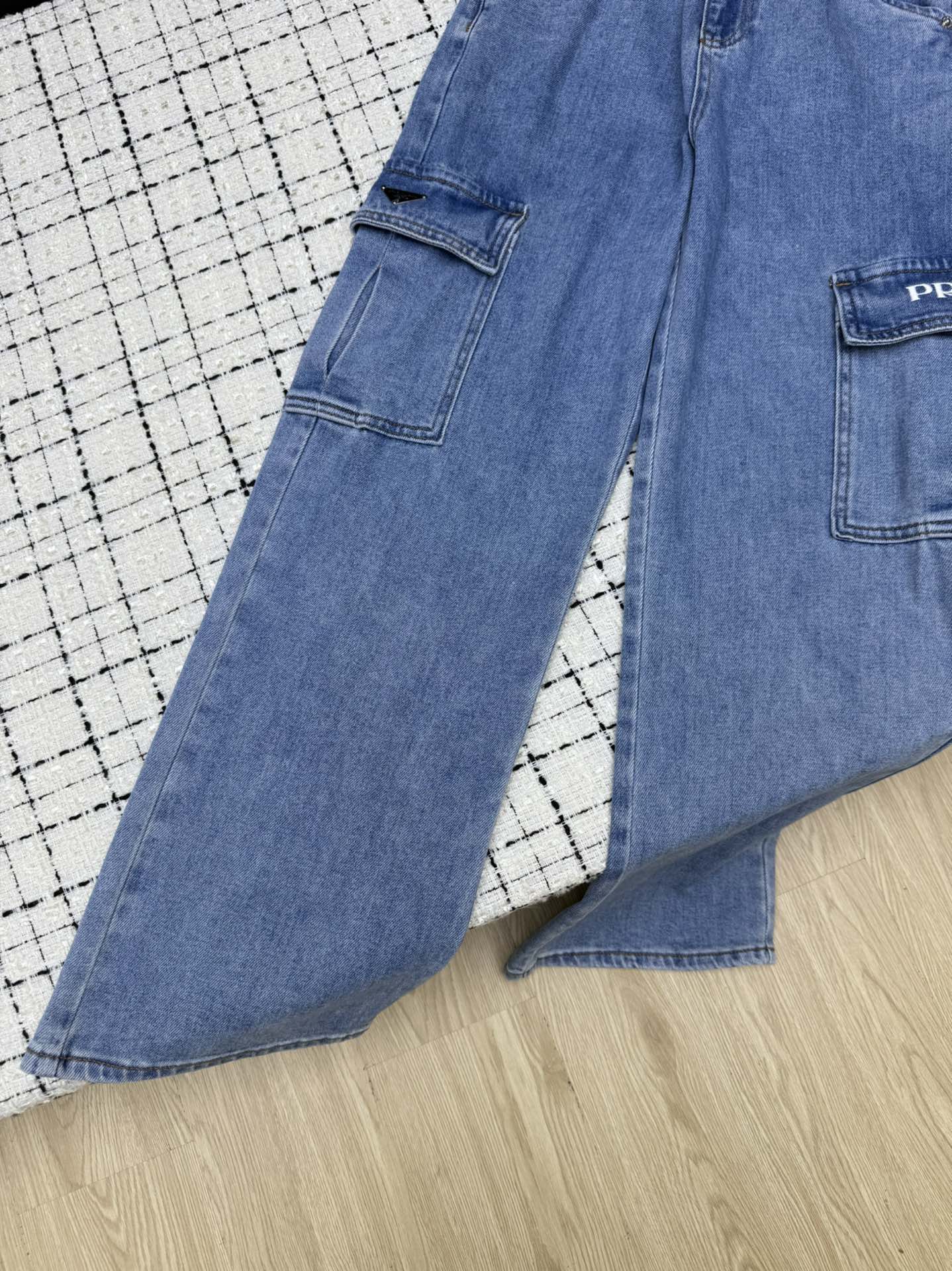 PRADA 26S CARGO JEANS 600