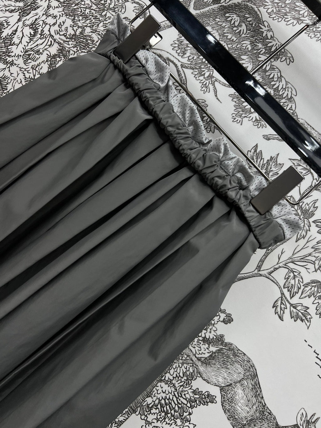 MIU 25S PLEASED SKIRT GREY IN NYLON 263129