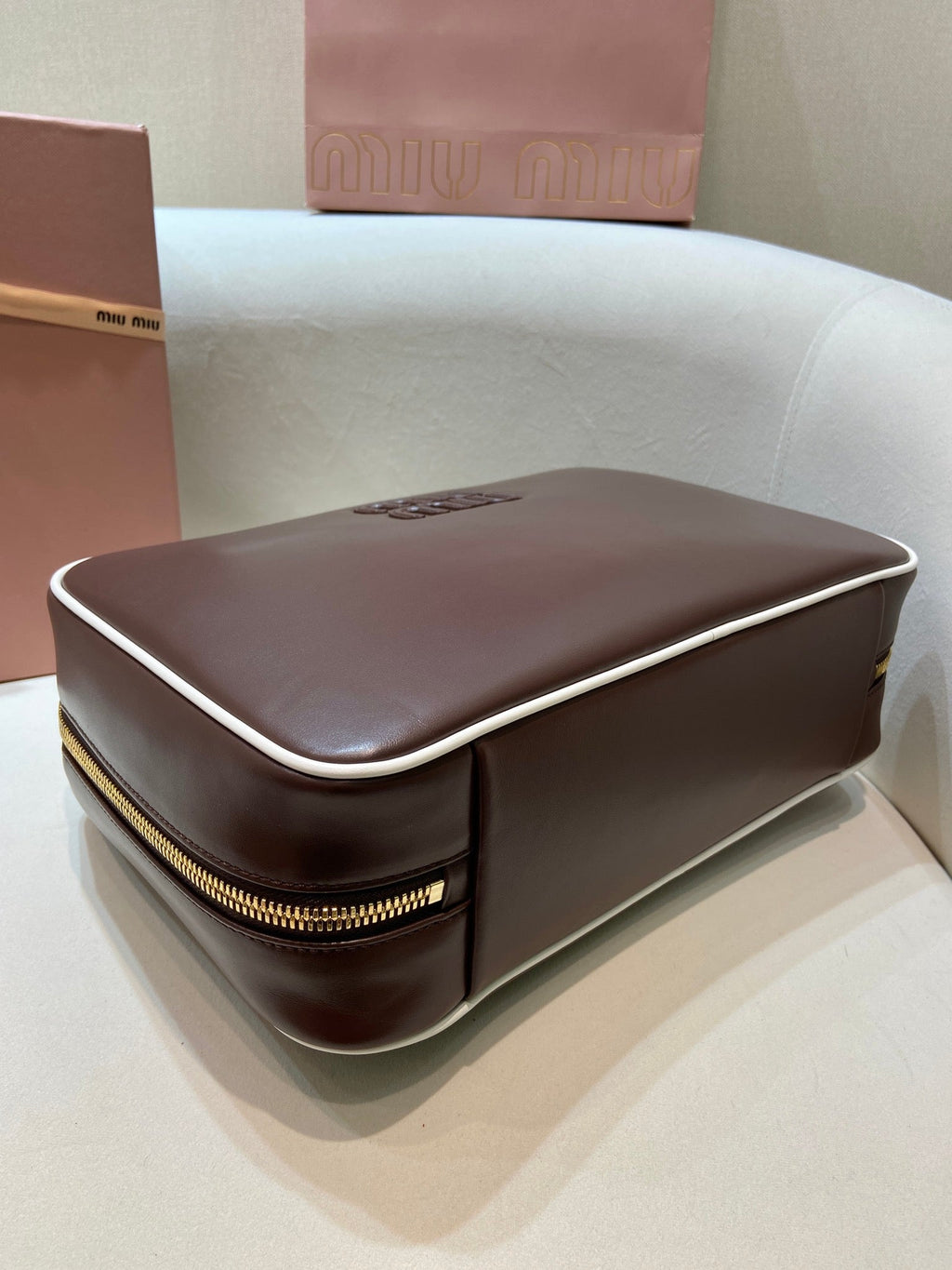 MIUMIU 26S BEAU BAG 34 IN DARK BROWN AND WHITE CALFSKIN