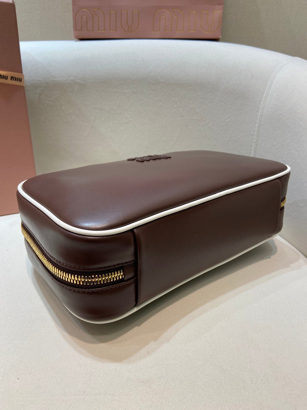MIUMIU 26S BEAU BAG 30 IN DARK BROWN AND WHITE CALFSKIN